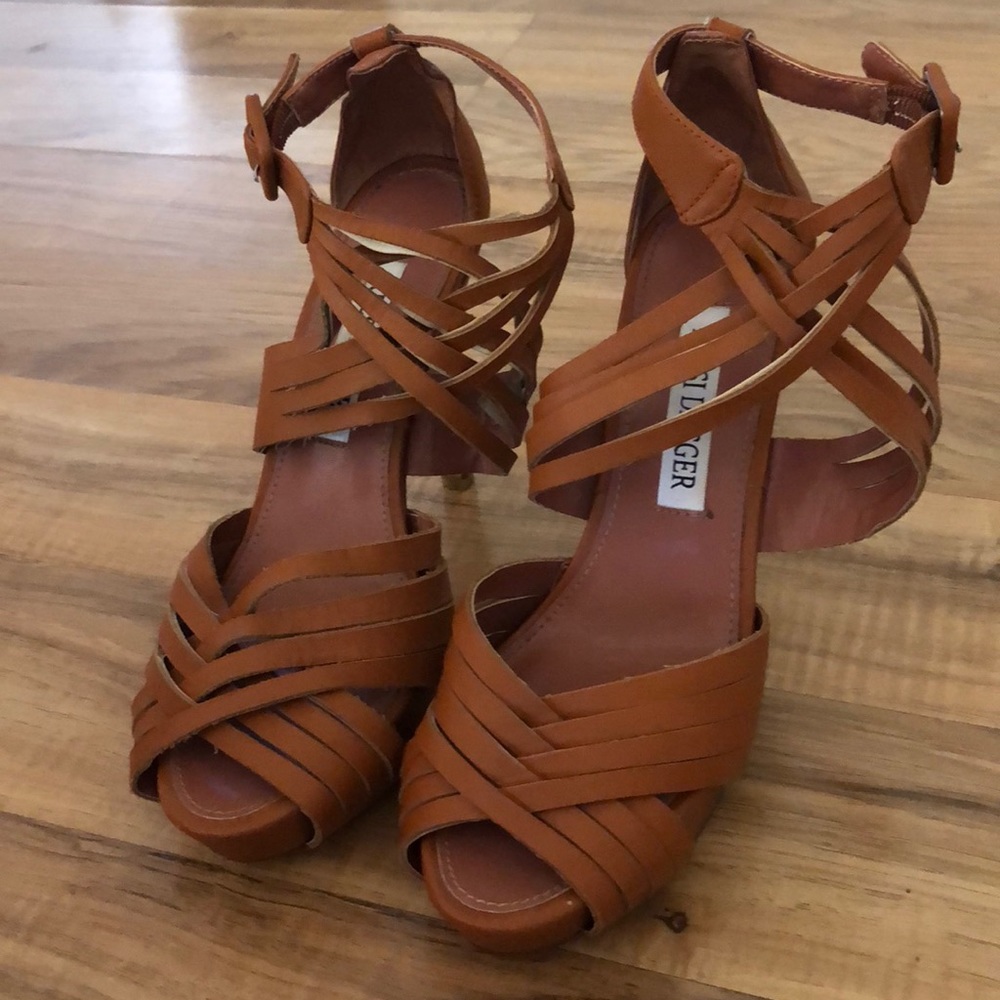 Kelsi Dagger tan heels